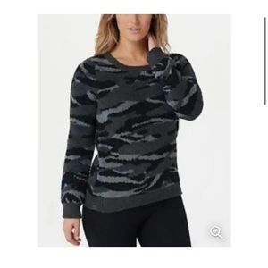 Barefoot Dreams Cozy Chic Crewneck Pullover Camo Sweater Size XL